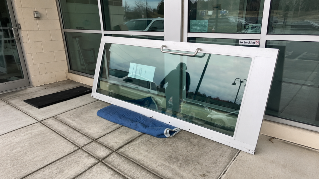 5 Essential Maintenance Checks for Commercial Roll-Up Doors
